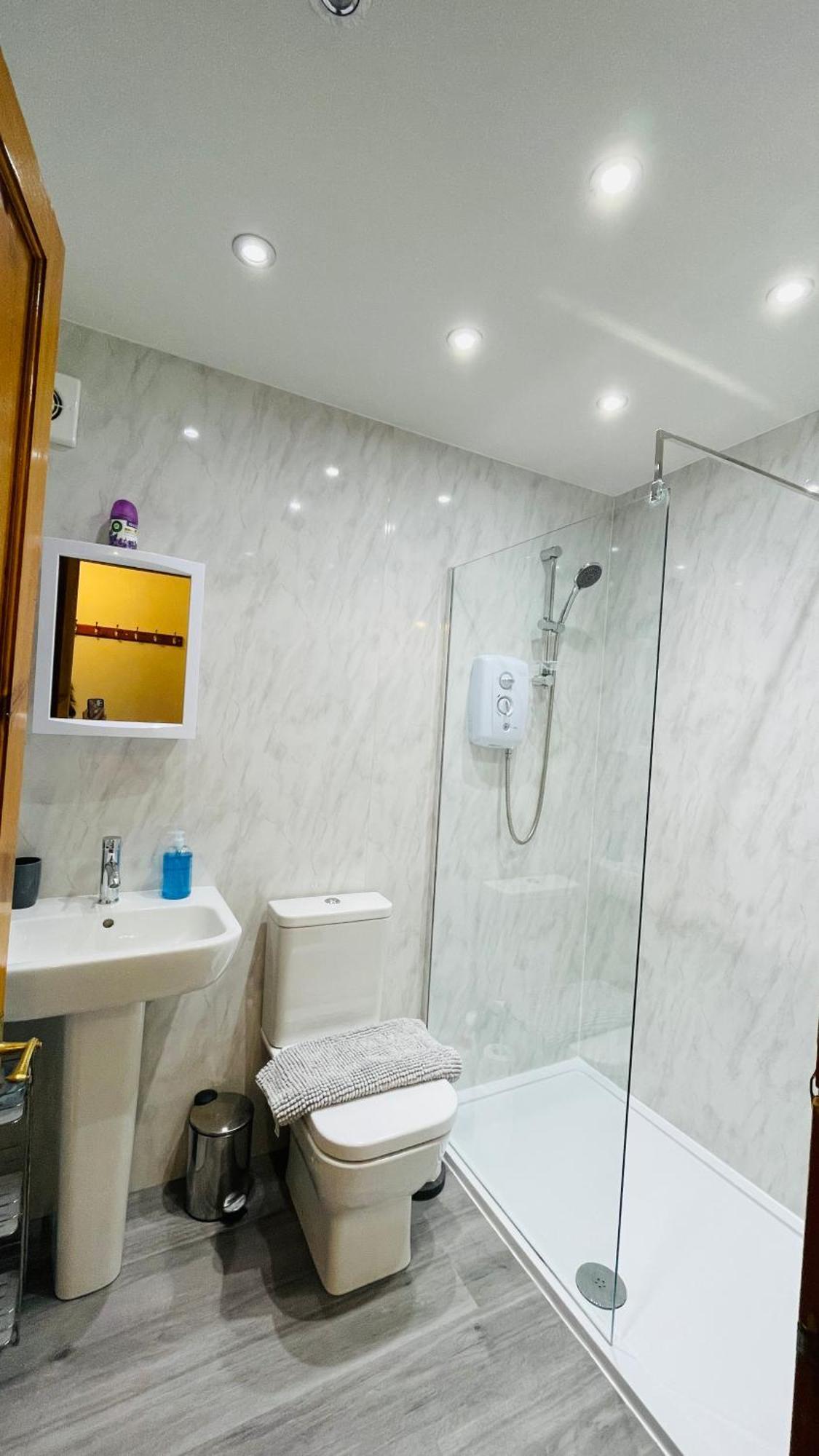 דירות דרמנדרוכיט Stylish Garden Flat Near Loch Ness מראה חיצוני תמונה